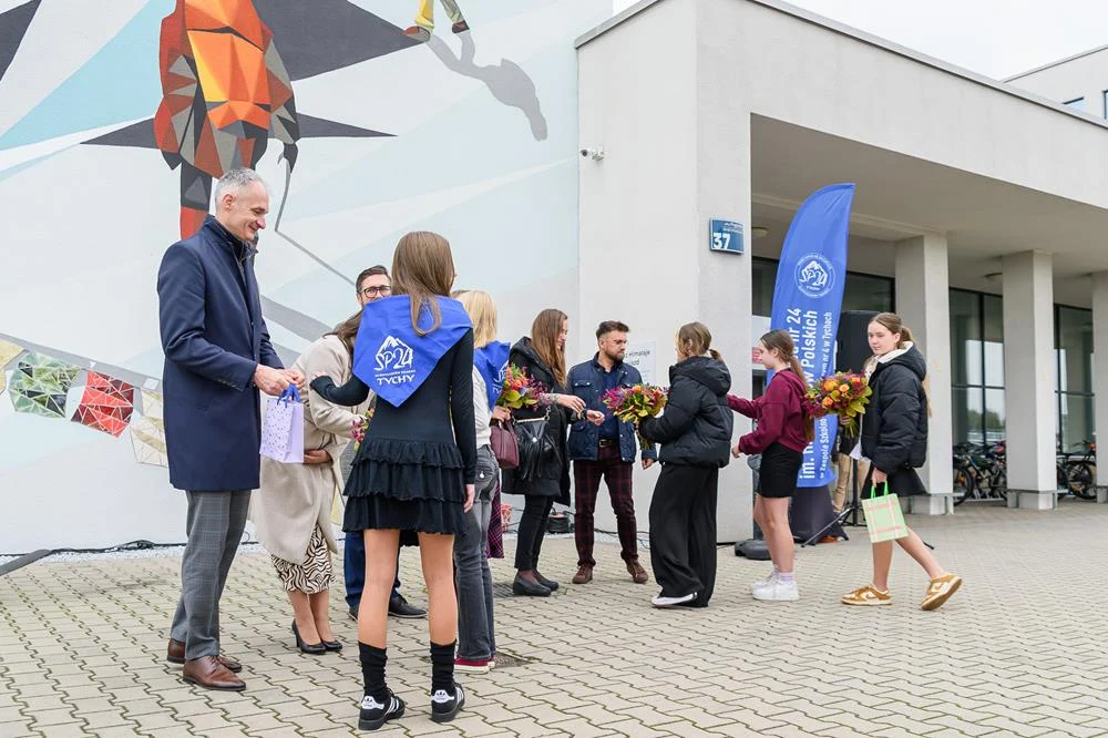 Odsłonięcie muralu „Przez Himalaje do gwiazd” / fot. Włodzimierz Chrzanowski, Kamil Peszat, MCK Tychy