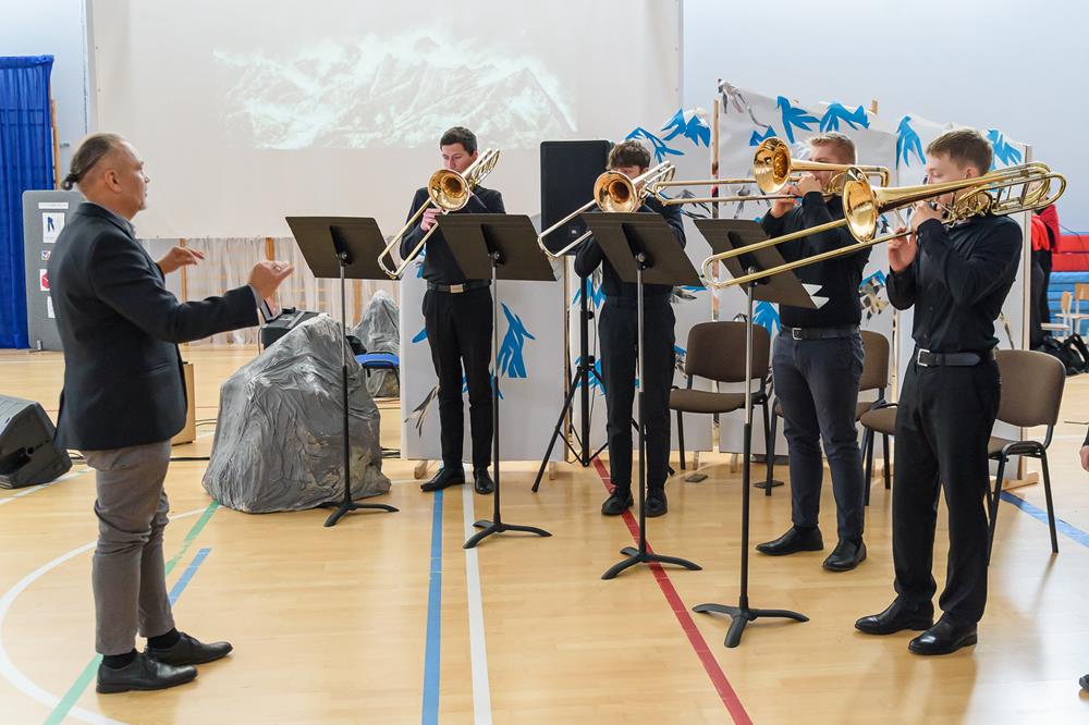 Odsłonięcie muralu „Przez Himalaje do gwiazd” / fot. Włodzimierz Chrzanowski, Kamil Peszat, MCK Tychy