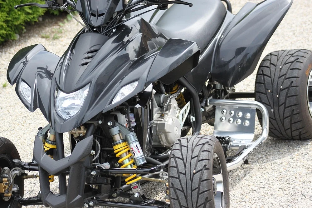 Jazda quadem – co trzeba wiedzieć, by nie narazić się na konsekwencje prawne?