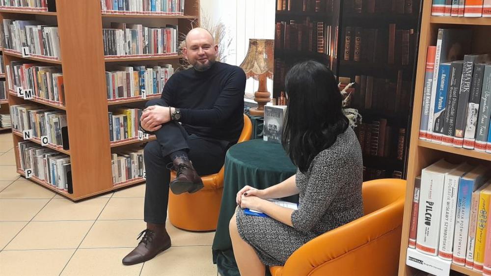 Tyski pisarz Łukasz Szuster gościł w Bibliotece na Osiedlu Z