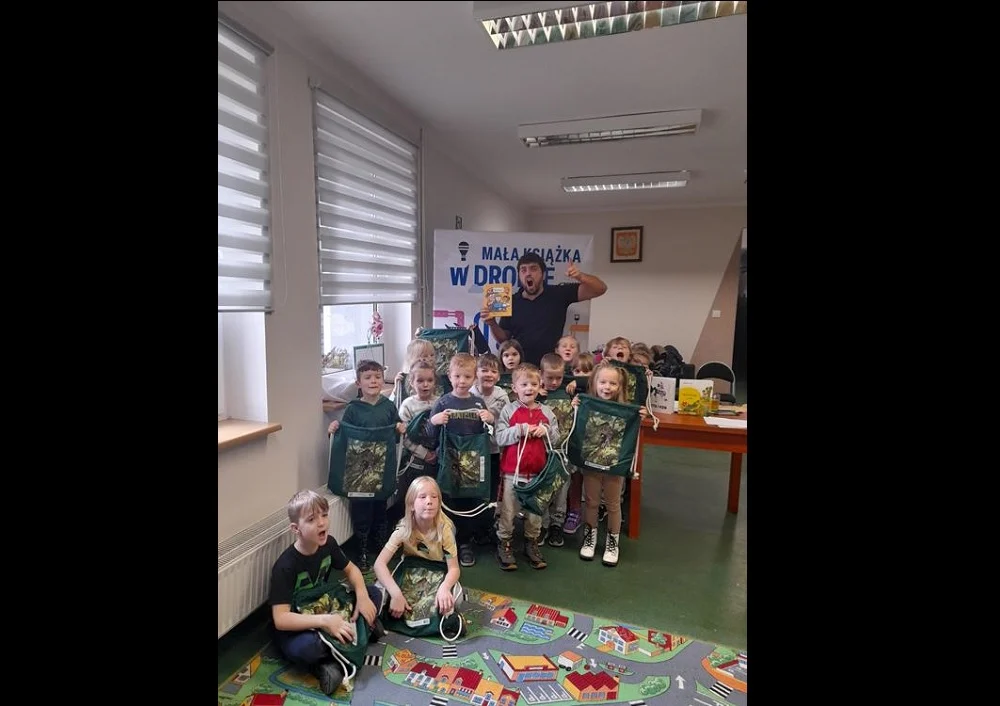 Mała książka, wielki człowiek – warsztaty w Orzeszu dla przedszkolaków