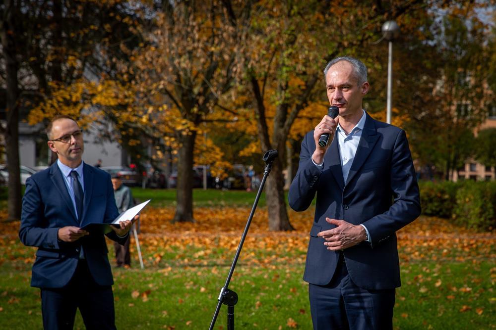 Posadzono Dąb Pokoju w Parku Solidarności / fot. UM Tychy