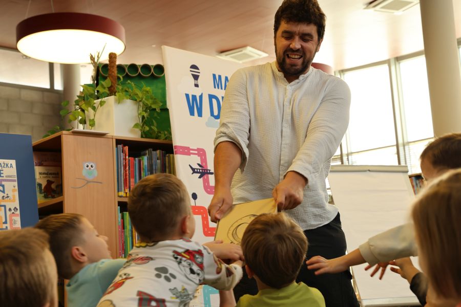 Warsztaty "Mała książka, wielki człowiek" / fot. MBP Tychy