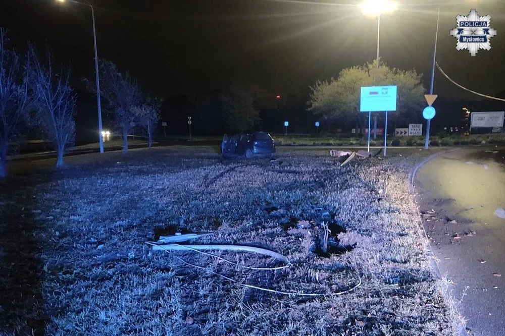 Pijany kierowca uderzył w latarnię na Obrzeżnej Północnej w Mysłowicach