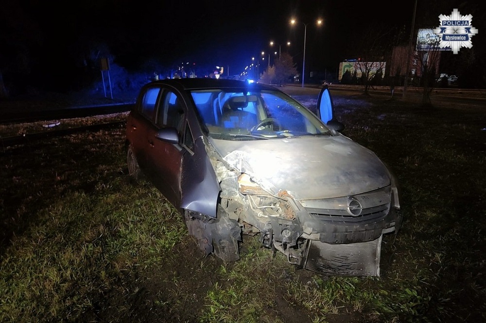 Pijany kierowca uderzył w latarnię na Obrzeżnej Północnej w Mysłowicach