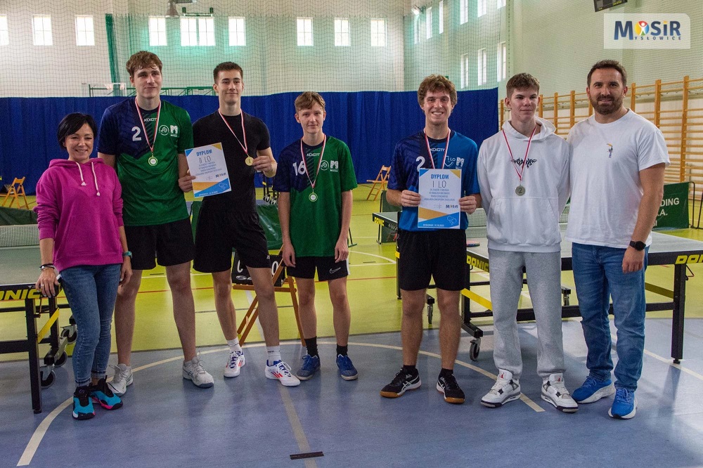 Finały miejskie w tenisie stołowym – zwycięzcy z I i II LO
