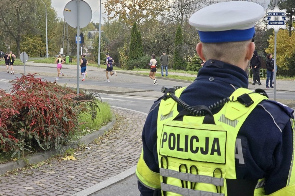 Policjanci i strażnicy miejscy zabezpieczali 33. Memoriał im. Jerzego Chromika w Mysłowica