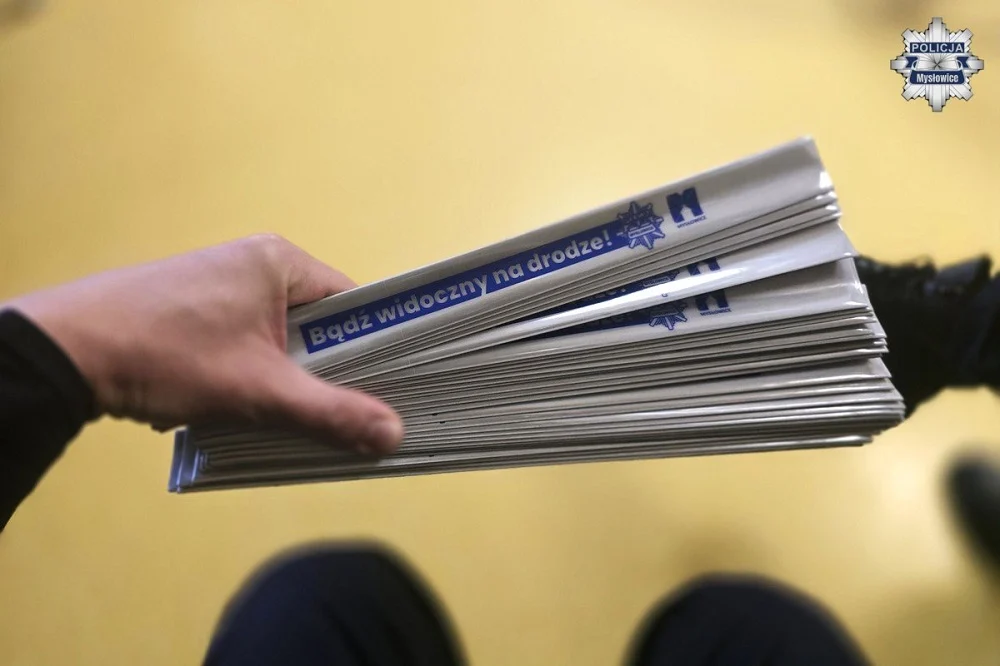 Spotkanie mysłowickich policjantów z seniorami – Bezpieczne porady na Wszystkich Świętych