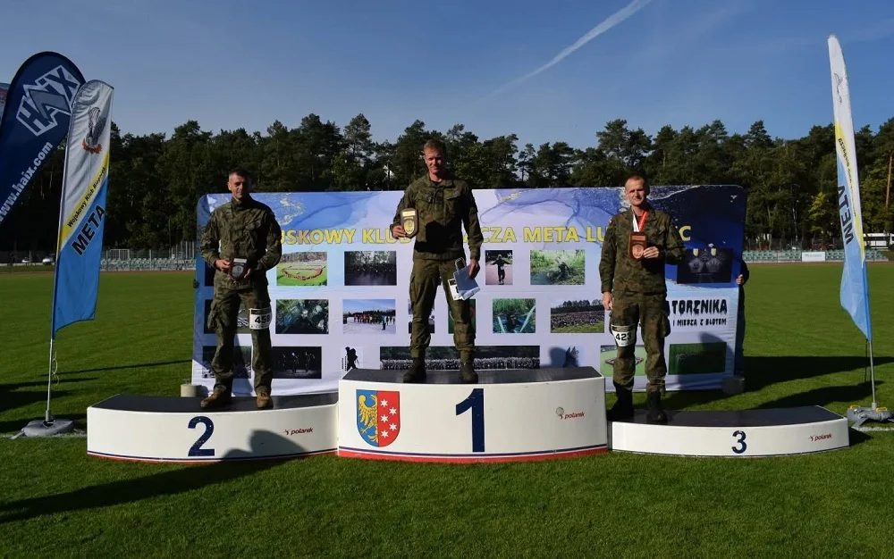 Piotr Brzoska z Piekar Śląskich triumfuje w „Biegu o Nóż Komandosa”