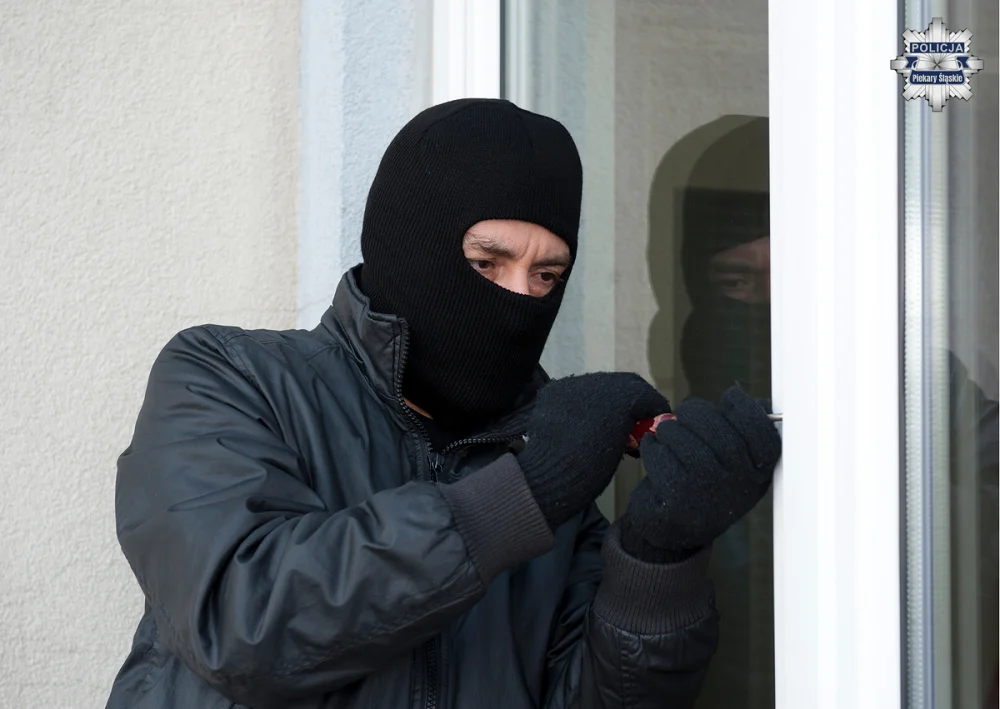 Piekarska policja radzi: Jak chronić swój dom przed włamaniem?