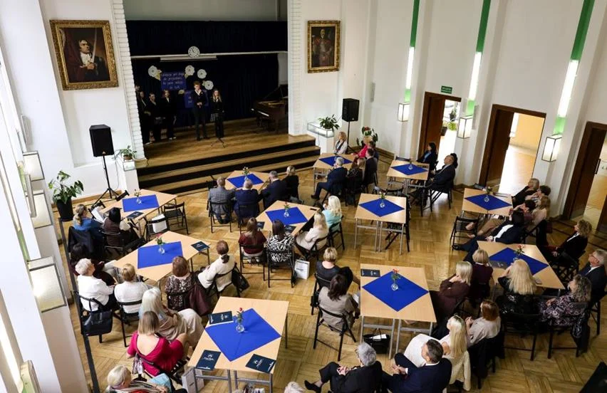 Dzień Edukacji Narodowej w Piekarach Śląskich – nagrody i podziękowania dla nauczycieli