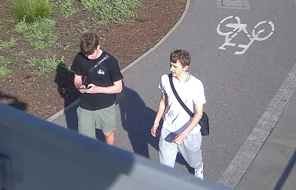 Oszust sprzedał fałszywego Apple Watcha. Policja publikuje wizerunek podejrzewanego