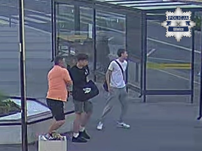 Oszust sprzedał fałszywego Apple Watcha. Policja publikuje wizerunek podejrzewanego