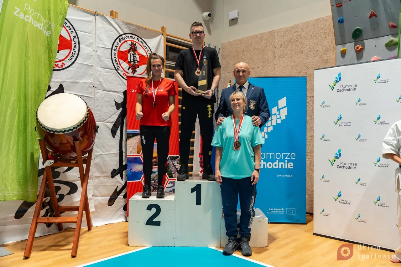 17 medali, w tym 4 złote dla karateków z Sosnowca