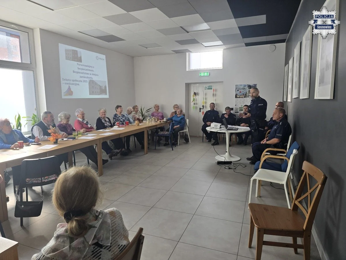Debata o bezpieczeństwie w Sosnowcu: dzielnicowi omówili ważne kwestie z mieszkańcami