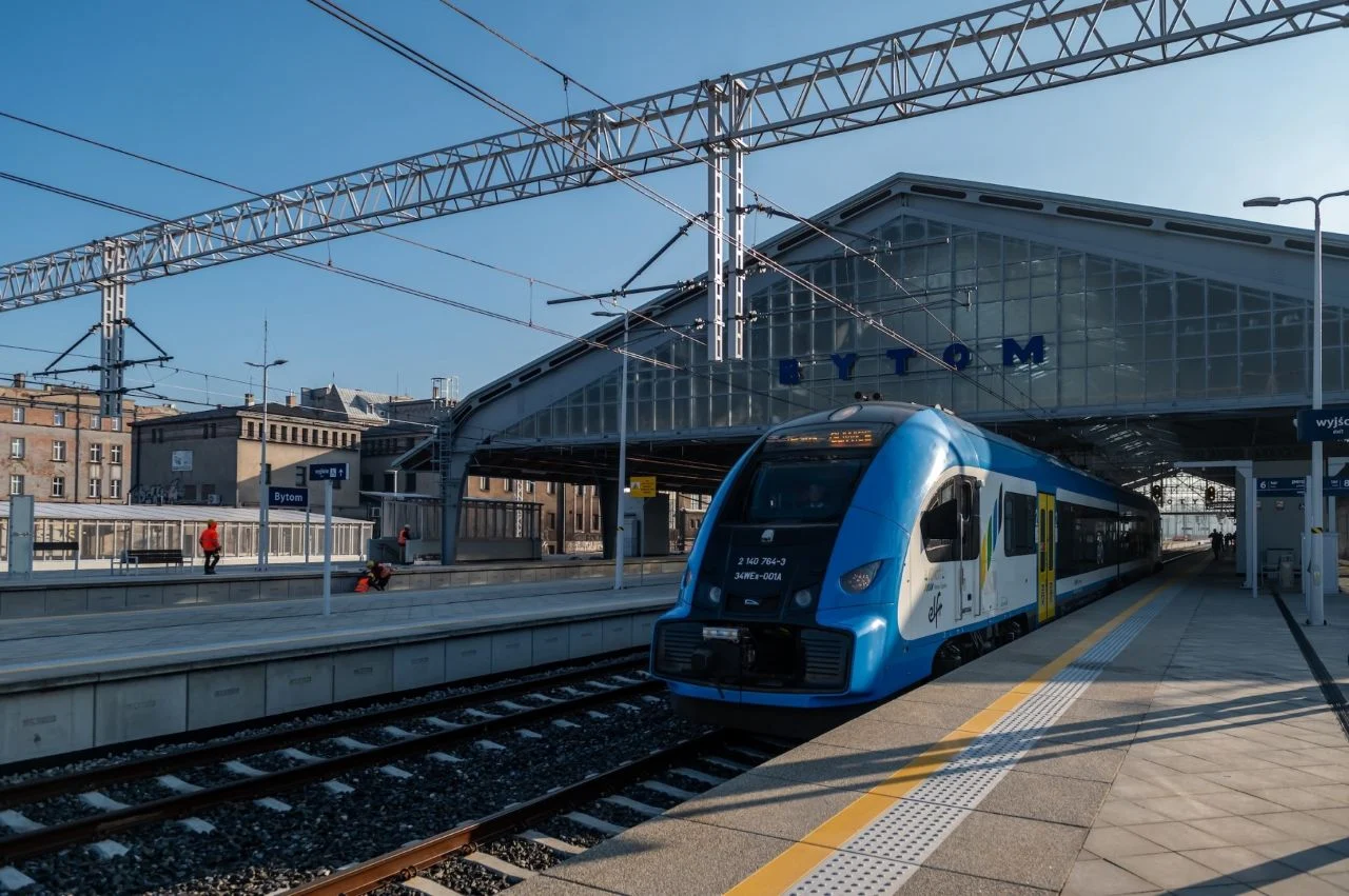 Bytomska stacja i dworzec PKP w finale konkursu na Dworzec Roku 2025. Zagłosuj!