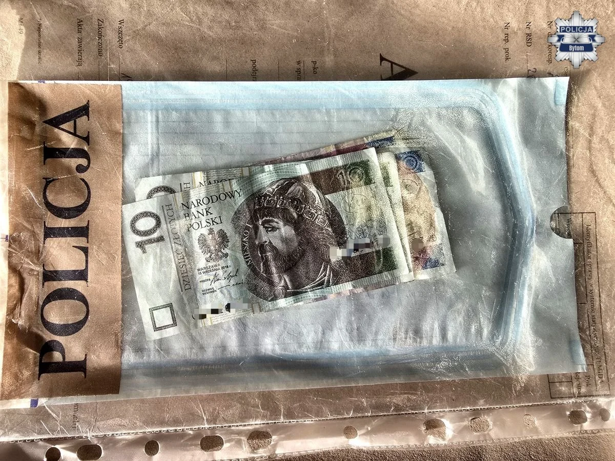 Pijany kierowca z zakazem jazdy próbował przekupić policjantów 80 zł łapówki