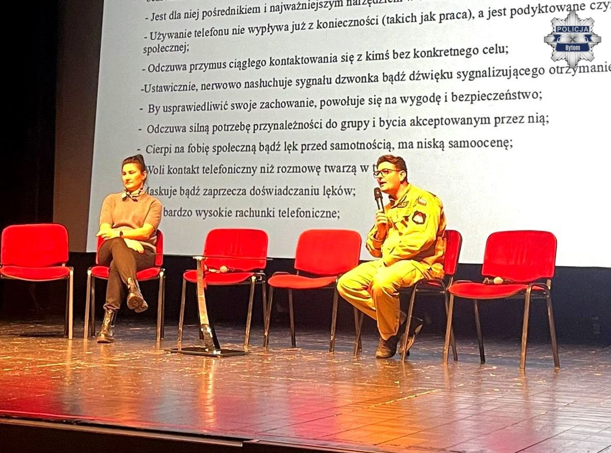 Debata w Bytomiu o uzależnieniach młodzieży – jak chronić dzieci przed nałogiem?