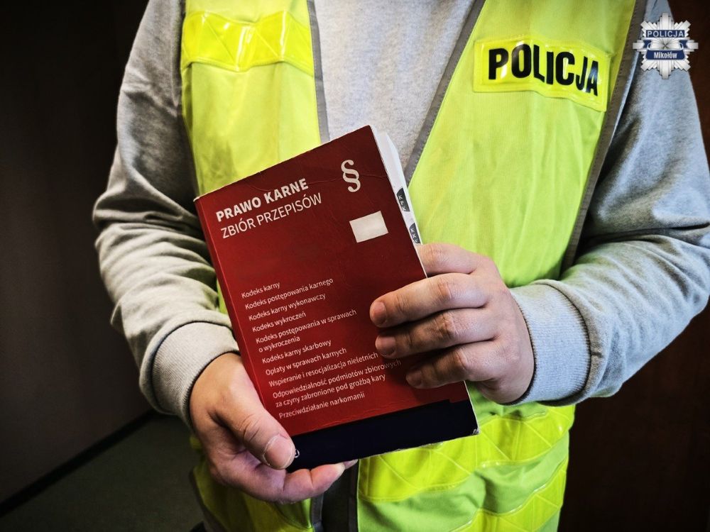 Trzej mężczyźni wyłudzili ponad 300 tysięcy złotych VAT-u!