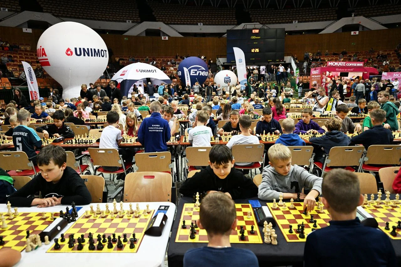 Tłumy młodych szachistów opanowały Spodek. Rywalizowało 1200 dzieci