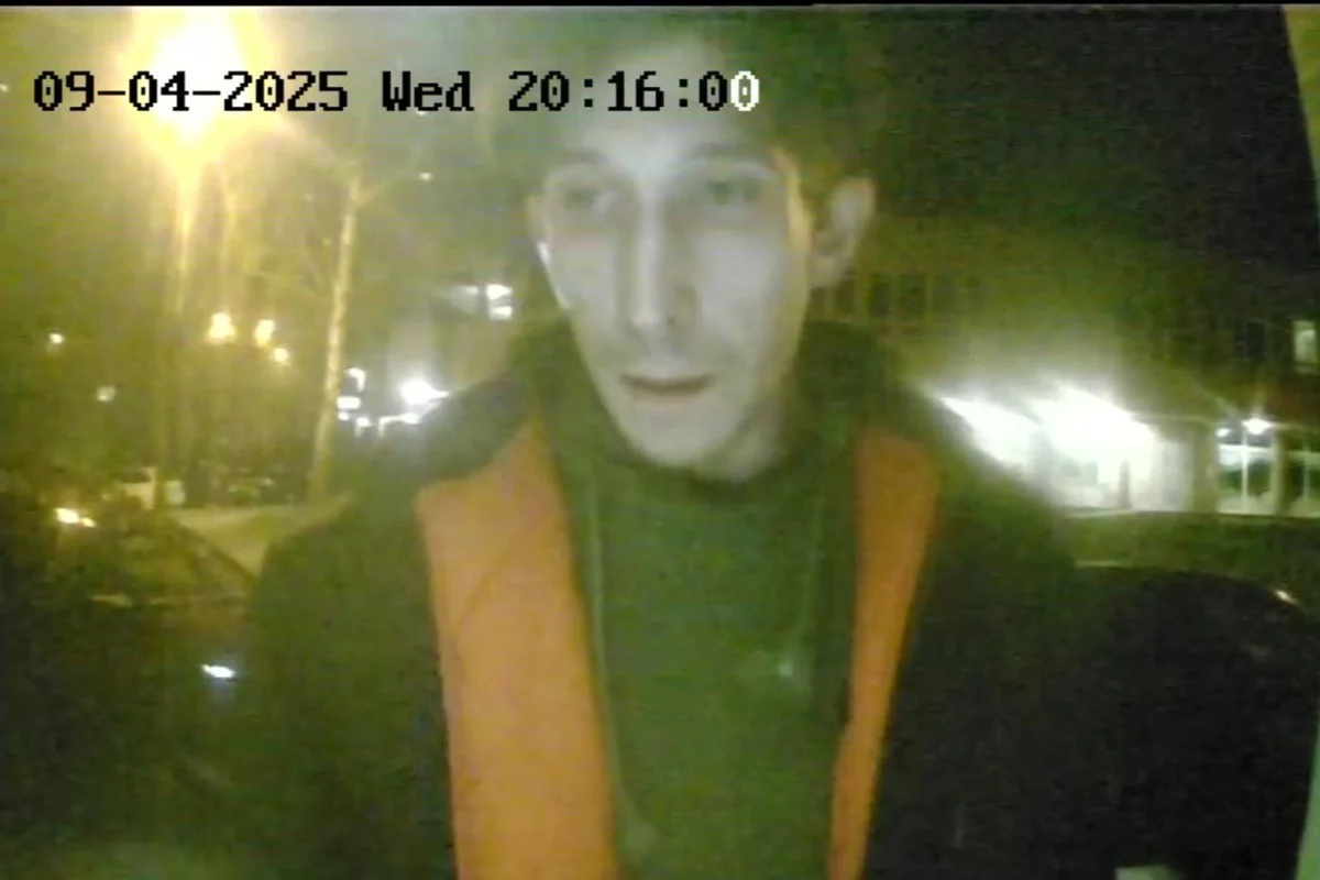 Policja publikuje wizerunek mężczyzny podejrzewanego o oszustwo z BLIKIEM. Rozpoznajesz?