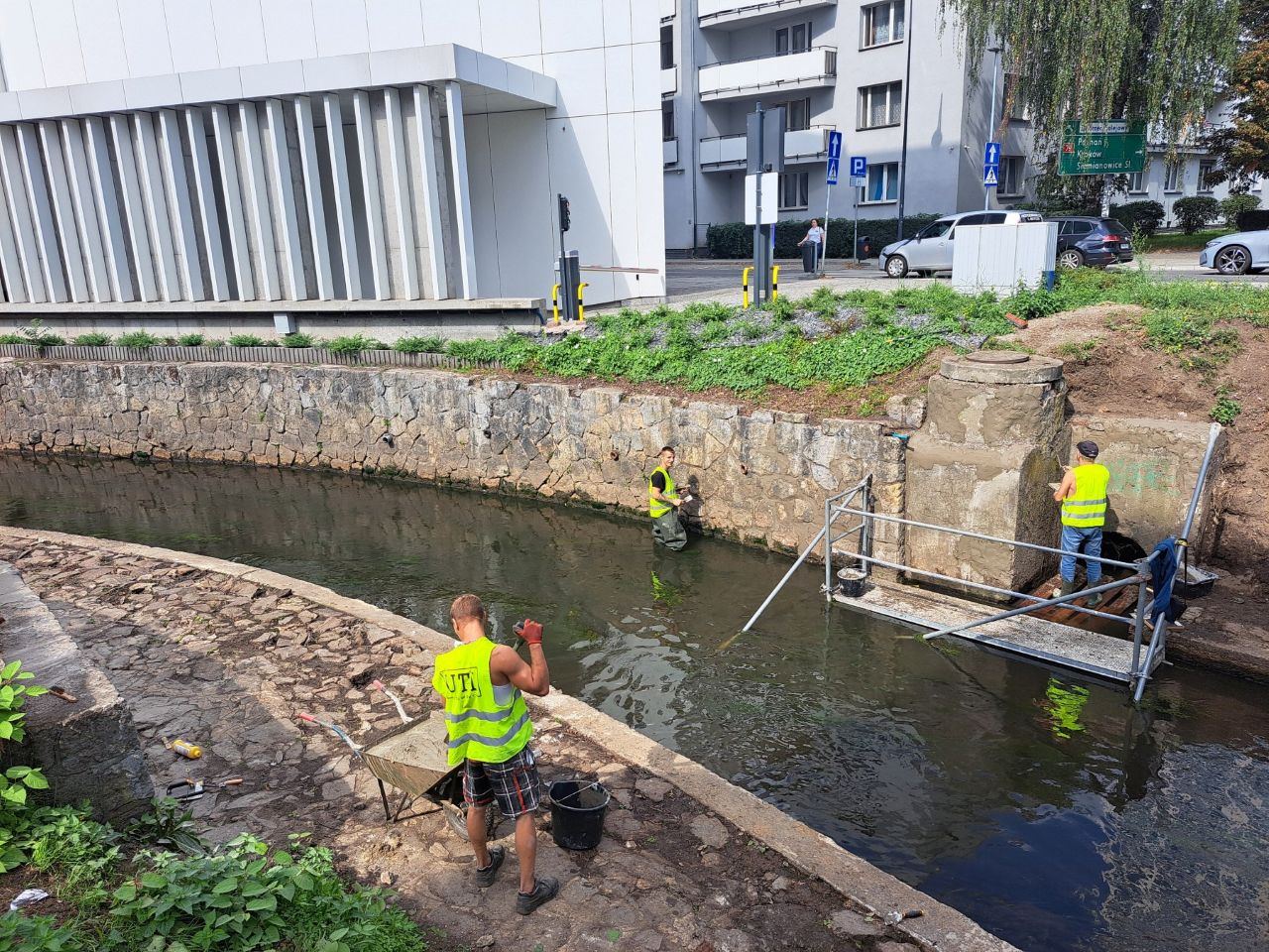 Zakończyło się porządkowanie Rawy w centrum Katowic