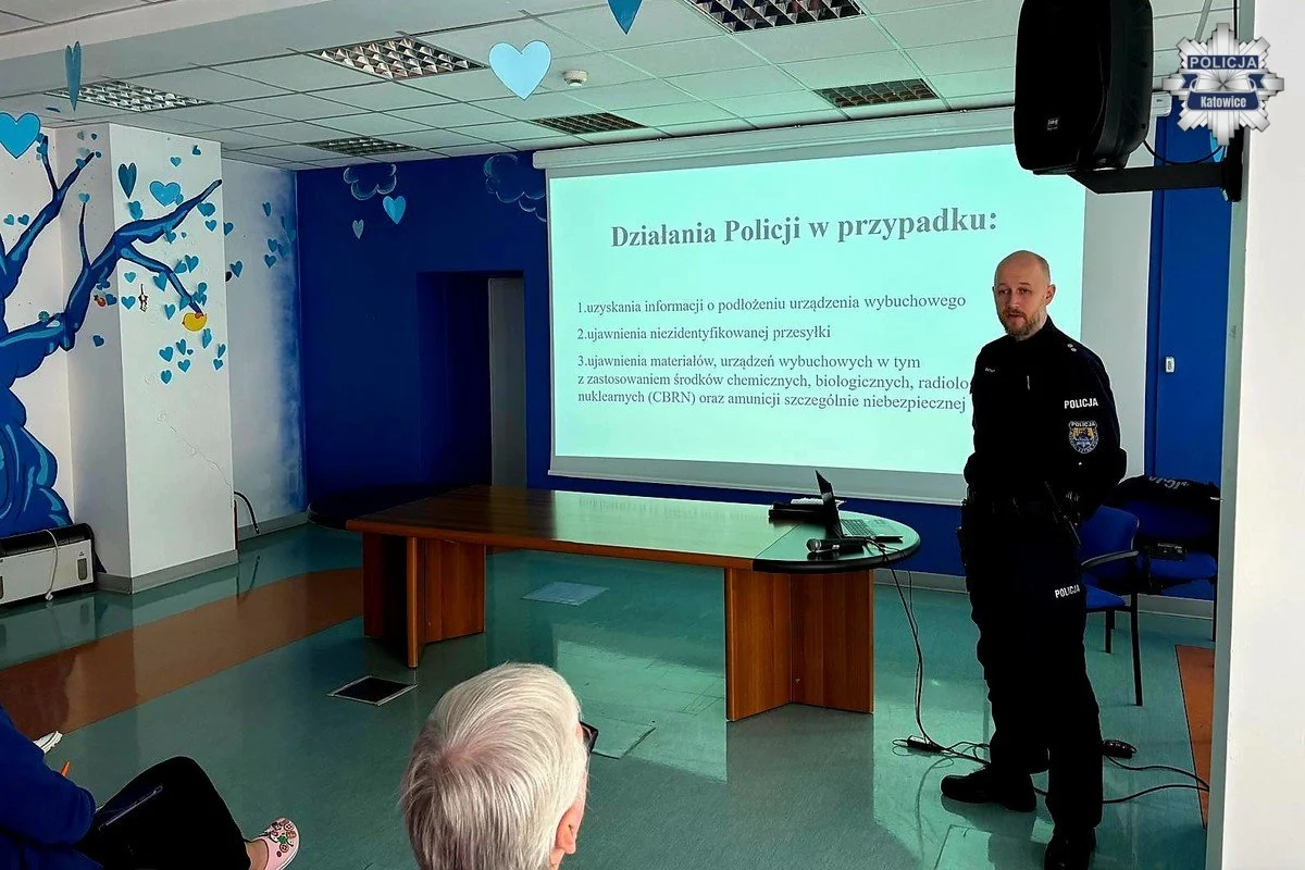 Policjanci szkolili personel Górnośląskiego Centrum Zdrowia Dziecka z zasad bezpieczeństwa