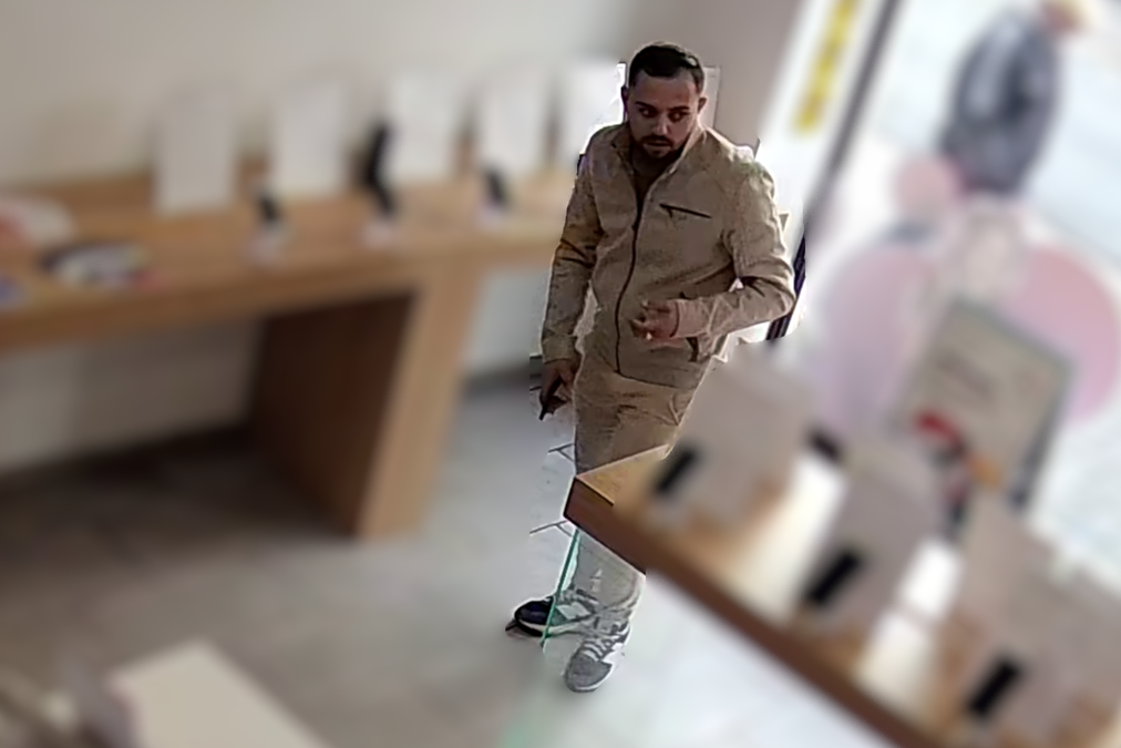 Policja publikuje wizerunek podejrzewanych o kradzież telefonów – rozpoznajesz ich?