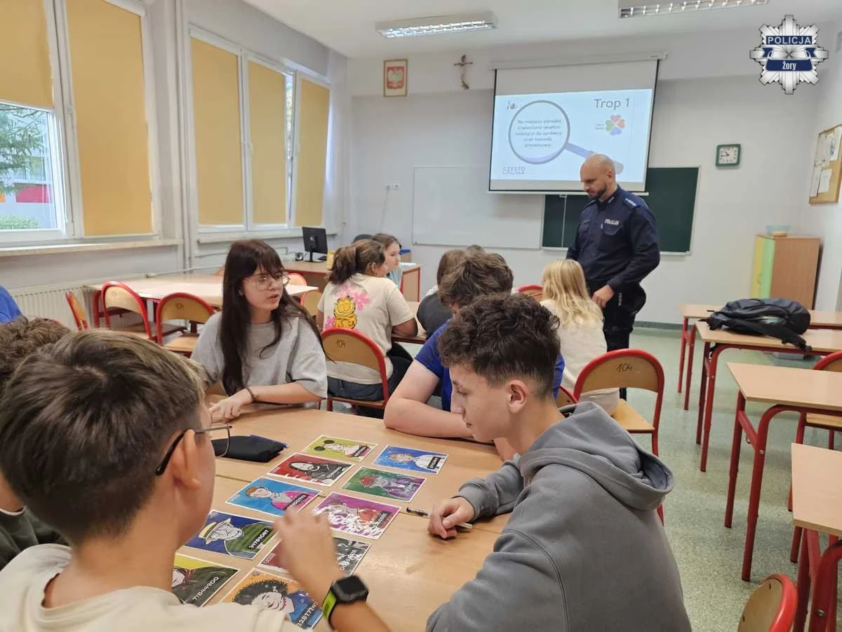 Żorscy policjanci edukują młodzież – jak chronić się przed handlem ludźmi?
