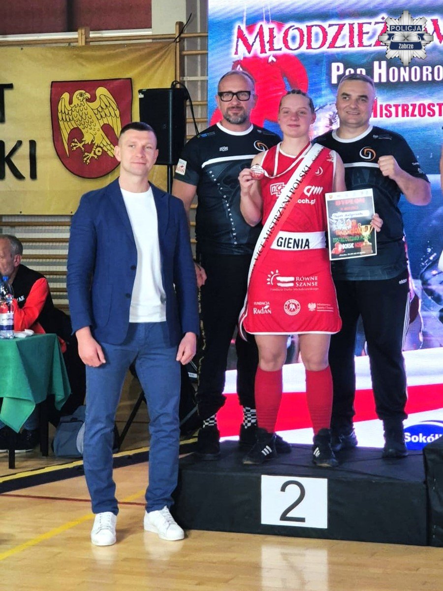 Zabrzańska policjantka z medalem – Małgorzata Pępek zdobyła srebro w boksie