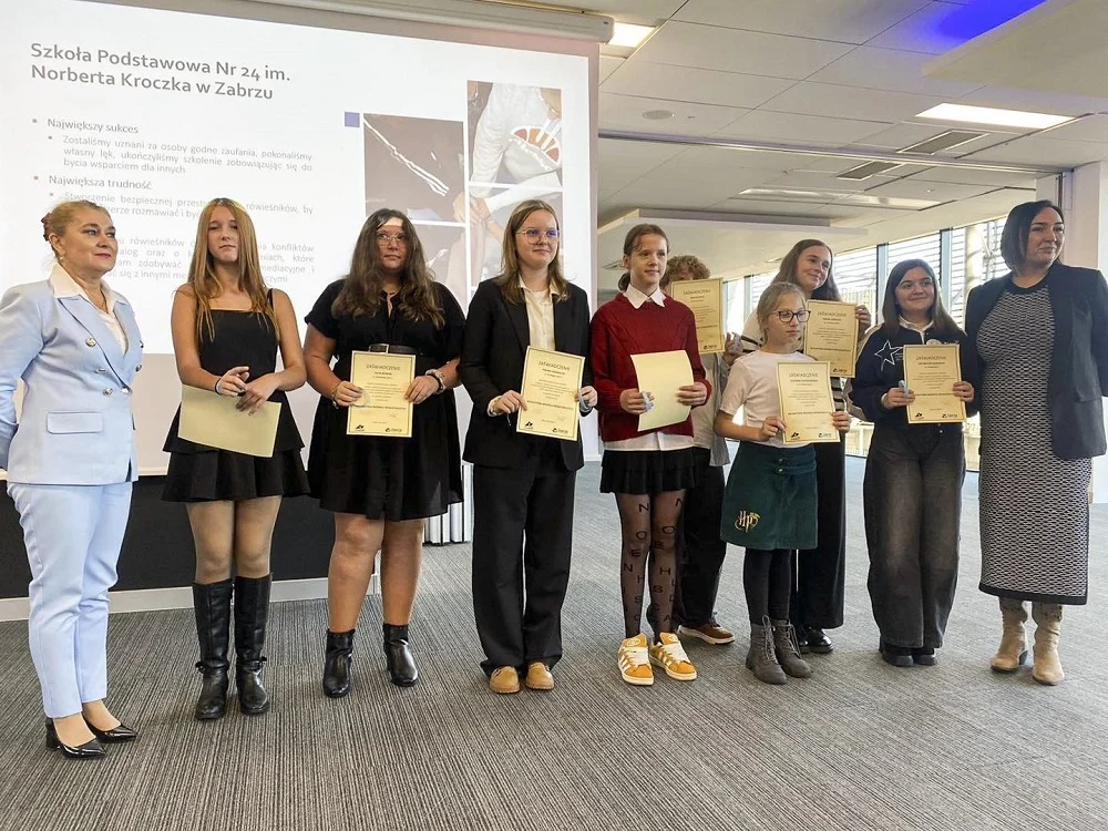 489 młodych mediatorów w Zabrzu – projekt „Mediacje rówieśnicze” osiągnął kolejny sukces