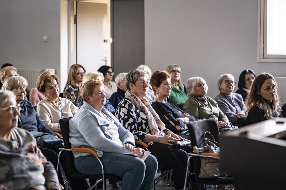 Uniwersytet Trzeciego Wieku w Zabrzu wystartował! Seniorzy wracają na uczelnię