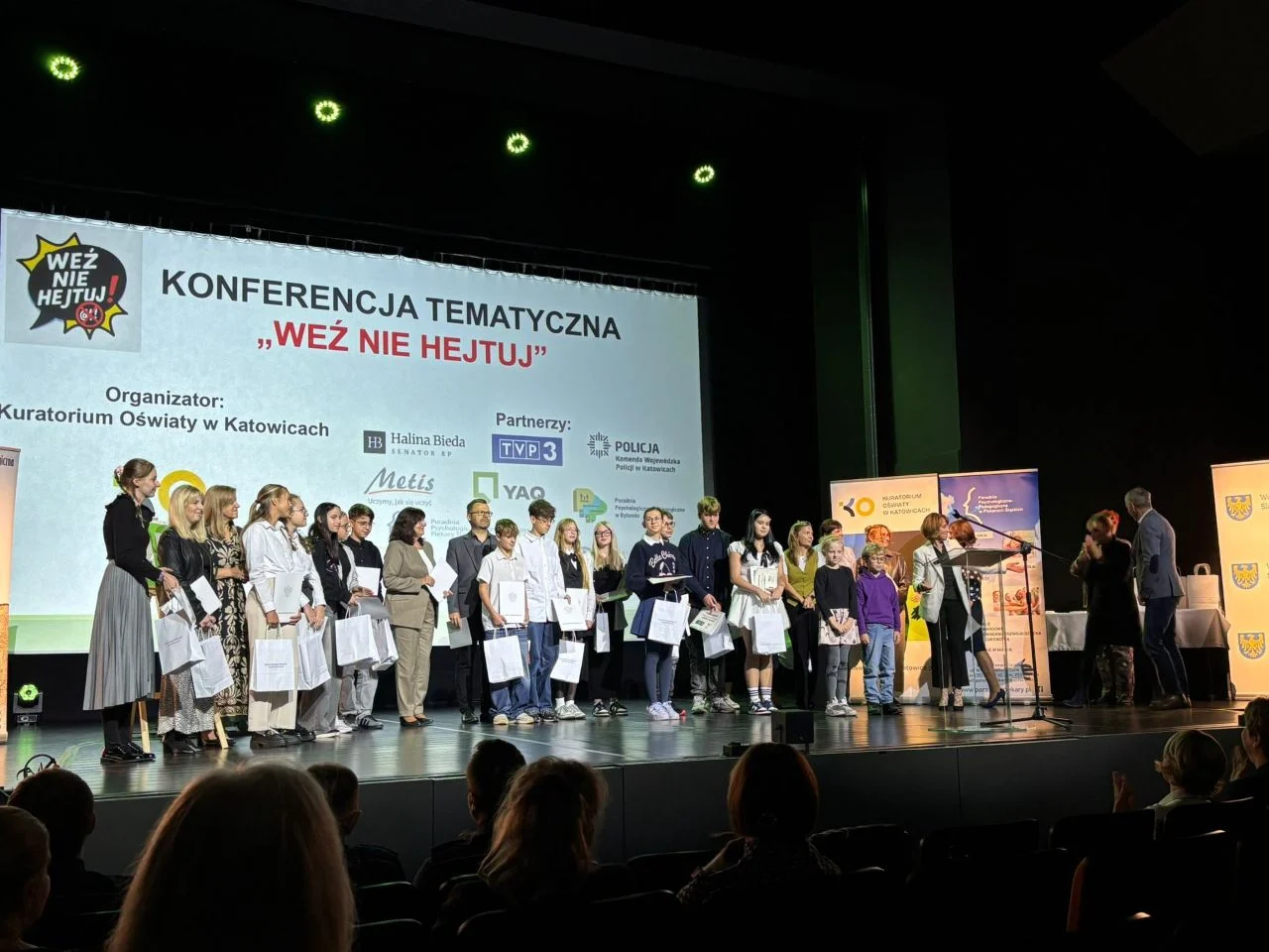 Uczniowie SP nr 4 ze Świętochłowic nagrodzeni za film w projekcie „Weź nie hejtuj”