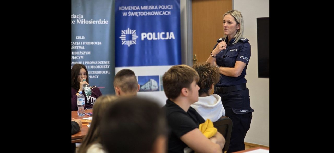 Uczniowie uczą się przeciwdziałać przemocy. Policyjne warsztaty edukacyjne