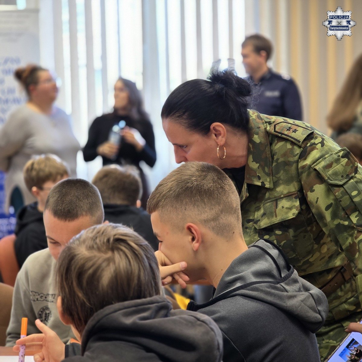 Uczniowie uczą się przeciwdziałać przemocy. Policyjne warsztaty edukacyjne