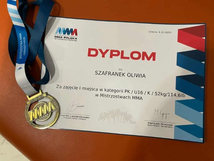 Oliwia Szafranek ze Świętochłowic ze złotym medalem na Mistrzostwach Polski MMA 2025!