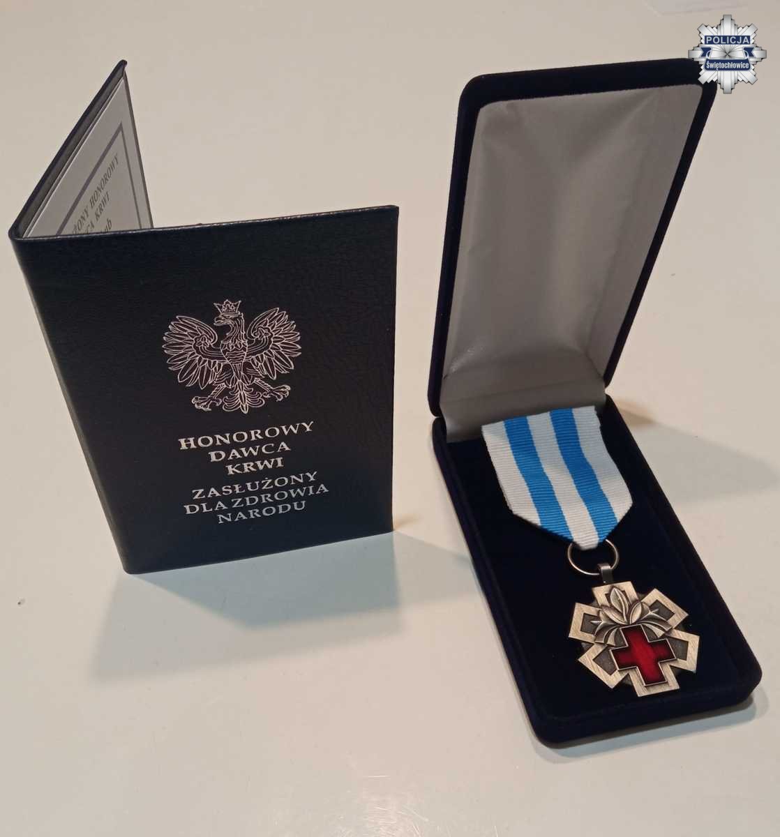 Świętochłowicki policjant oddał już ponad 24 litry krwi. Otrzymał prestiżowe odznaczenie