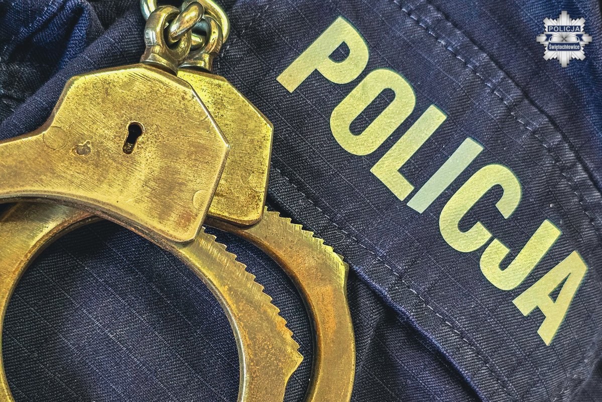 Dwaj poszukiwani sami przyszli na komendę w Świętochłowicach i trafili za kraty