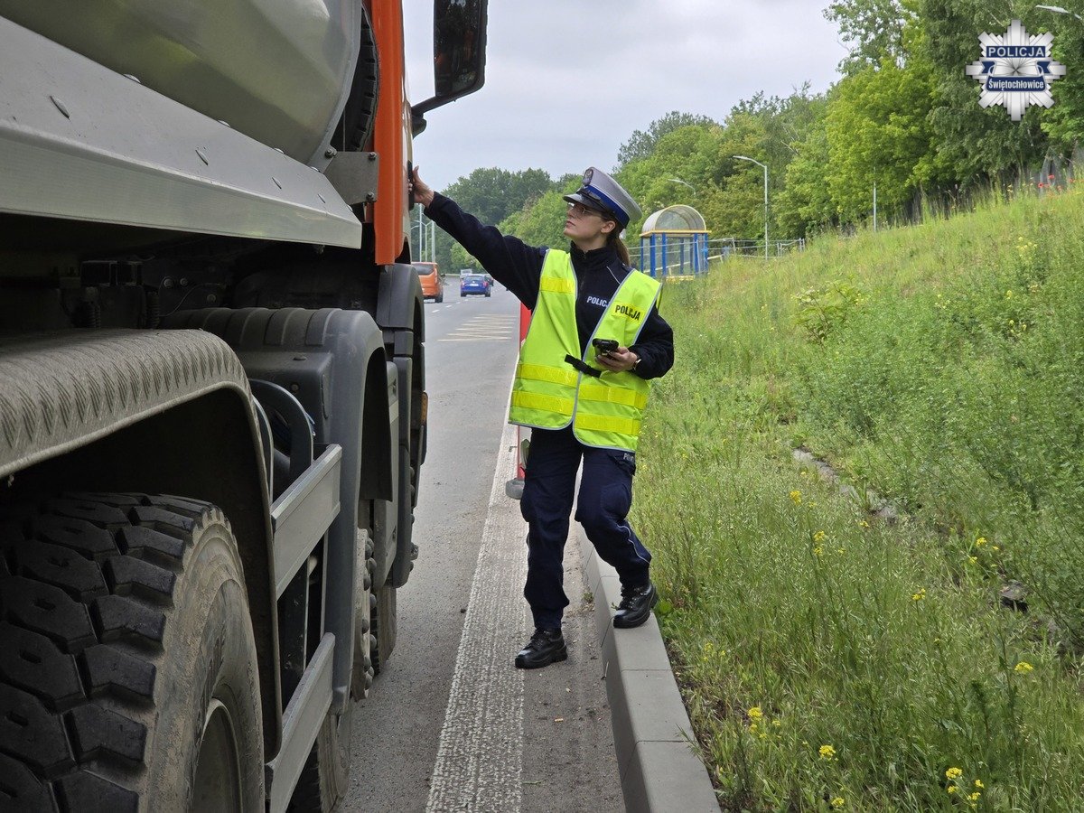 Akcja „Transport” w Świętochłowicach – policja kontrolowała ciężarówki i dostawczaki