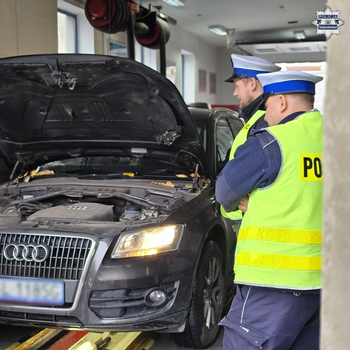 Policjanci sprawdzali światła aut w ramach kampanii „Twoje Światła – Nasze Bezpieczeństwo”