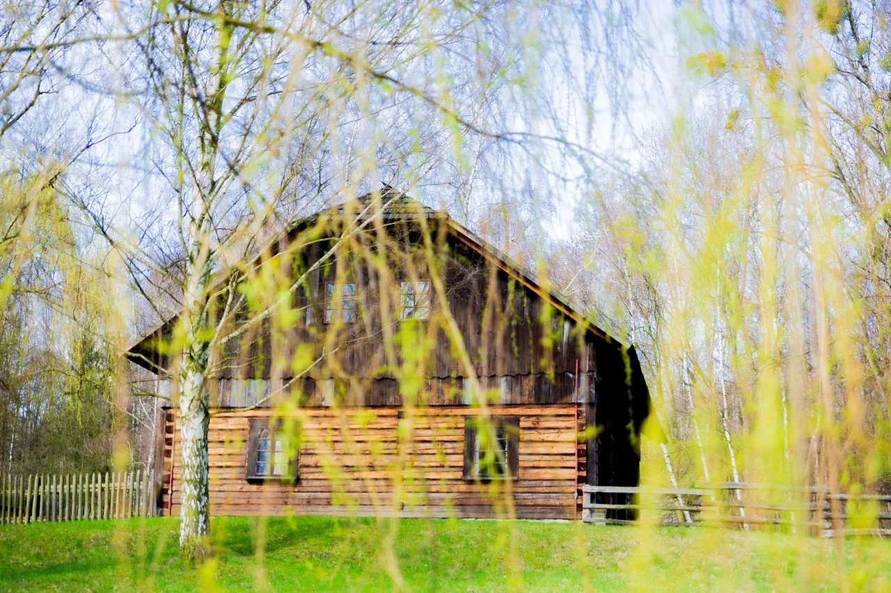 Chałupa z Goleszowa zamknięta dla zwiedzających. Trwa remont w chorzowskim Skansenie