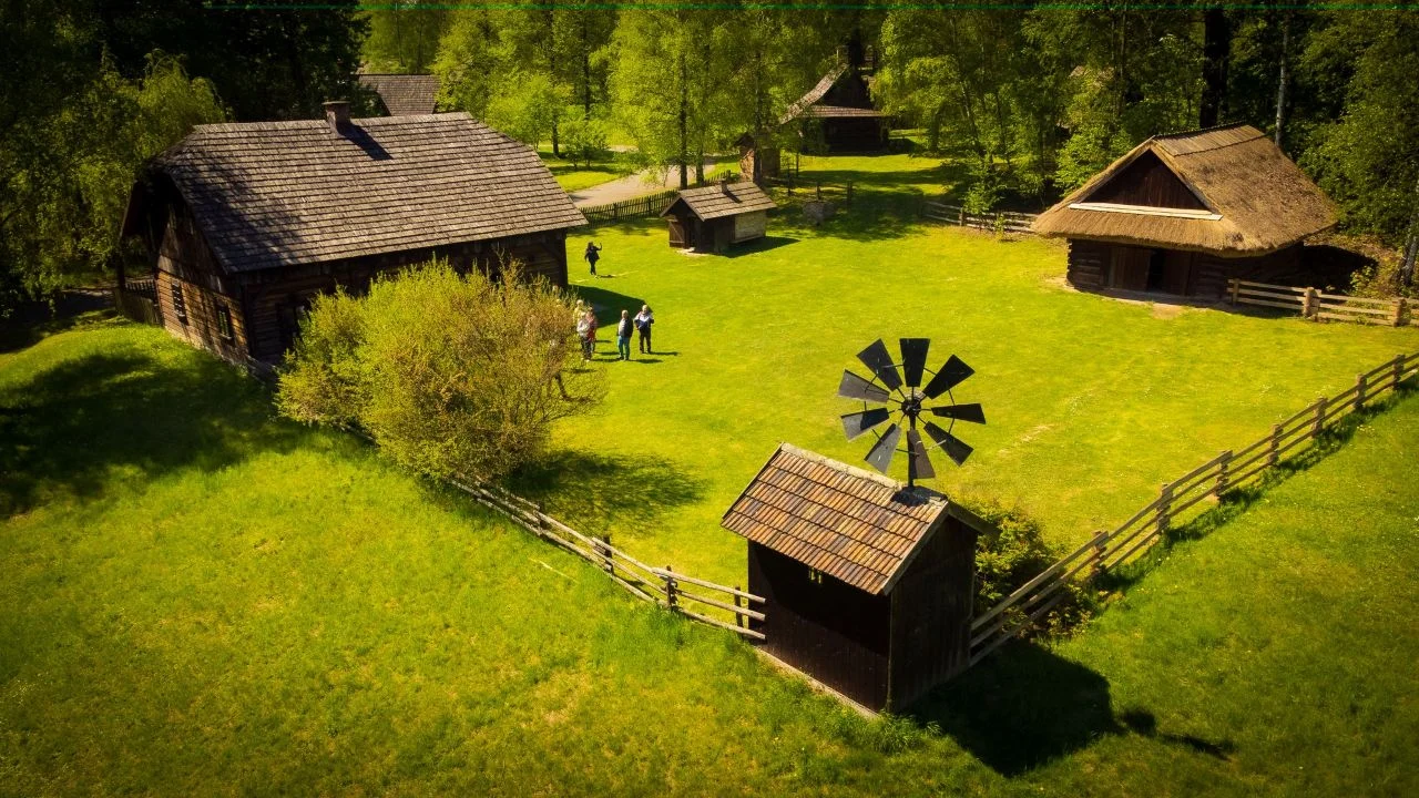 Chałupa z Goleszowa zamknięta dla zwiedzających. Trwa remont w chorzowskim Skansenie