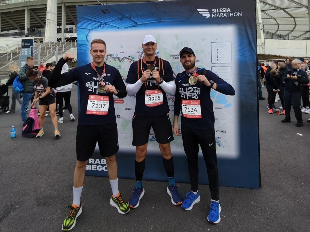 Silesia Marathon 2025: Policjanci z Chorzowa pobiegli z pasją i determinacją