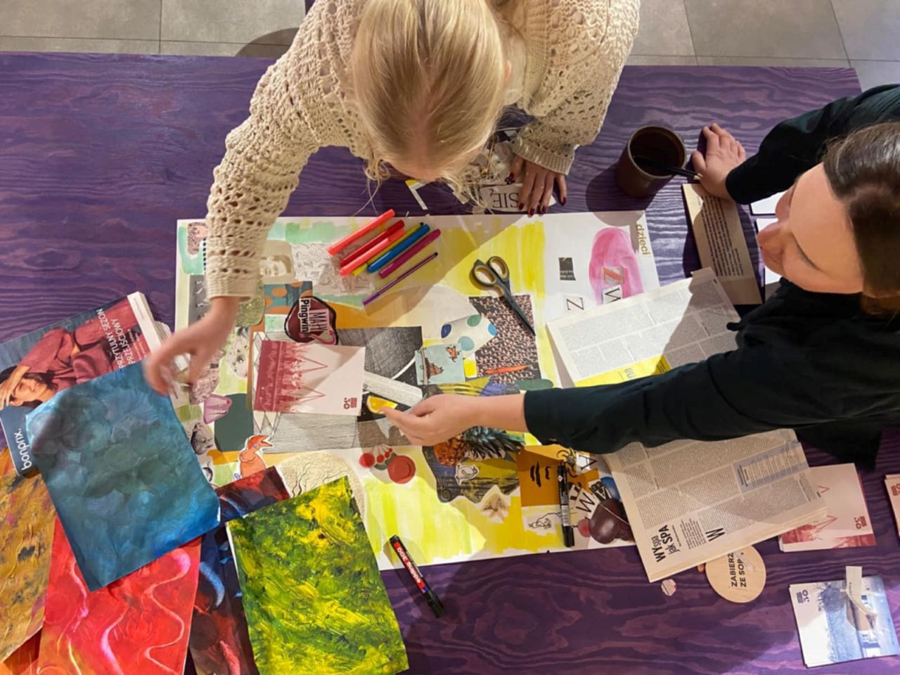 Warsztaty tworzenia plakatu z lat 70. w Skansenie. Kreatywnie i z klimatem PRL!