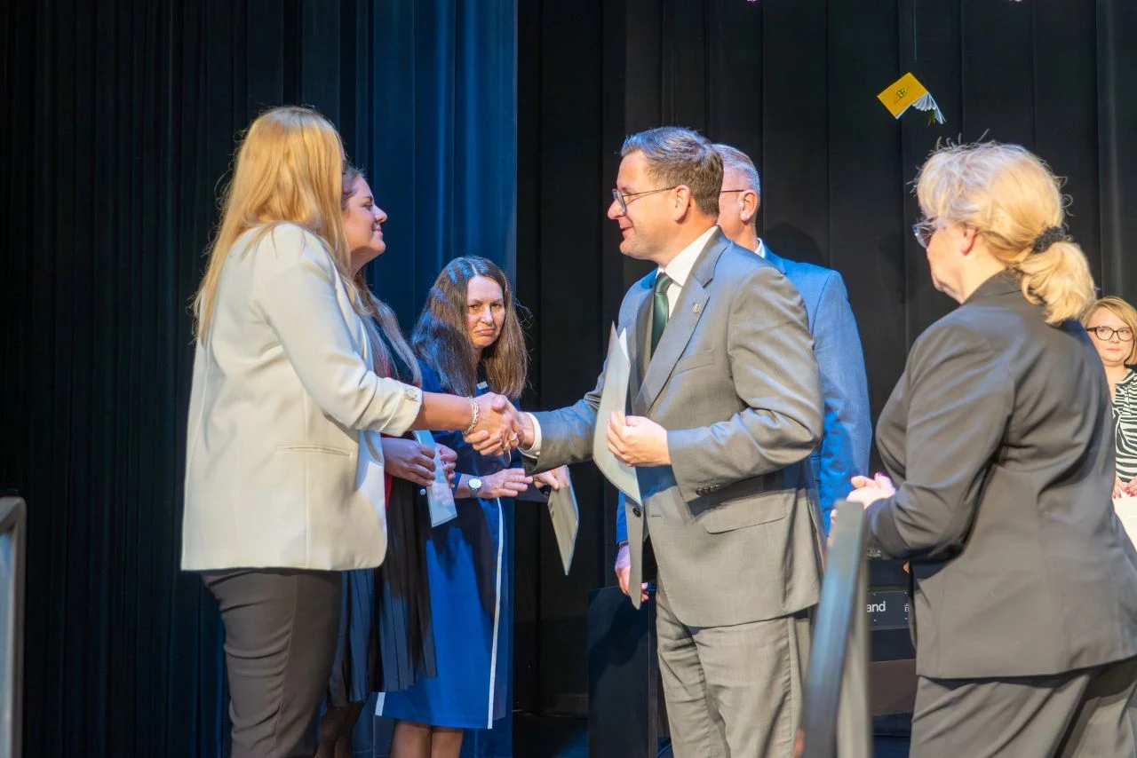 Dzień Edukacji Narodowej w Chorzowie – nagrody dla nauczycieli i dyrektorów [ZDJĘCIA]