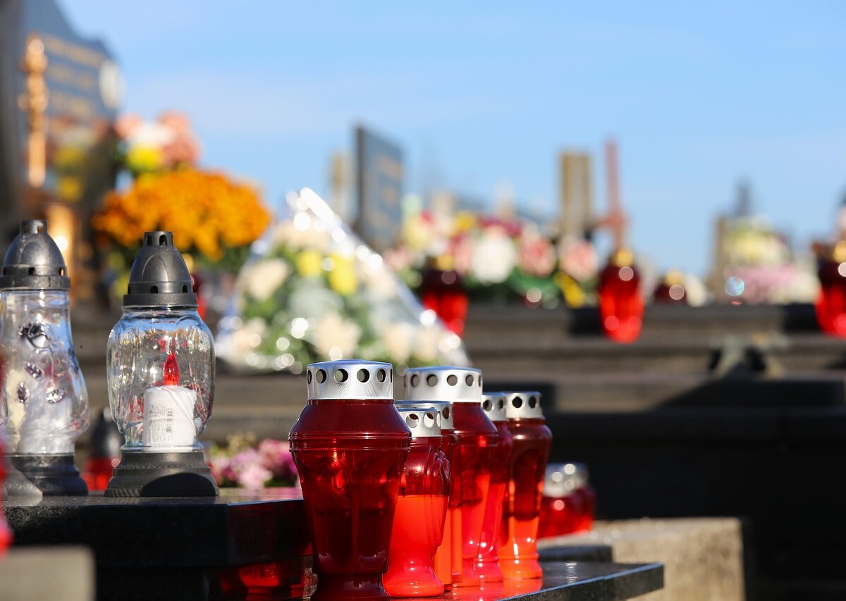 Zanim pójdziesz na cmentarz – zadbaj o bezpieczeństwo swoje i bliskich