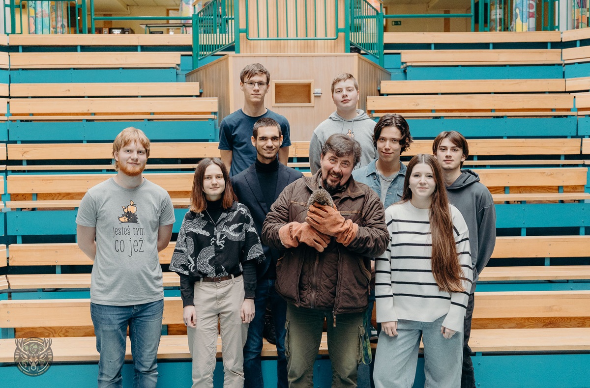 "Dzień Jeża” po raz trzeci w III LO – Młodzi wspierają Leśne Pogotowie w Mikołowie