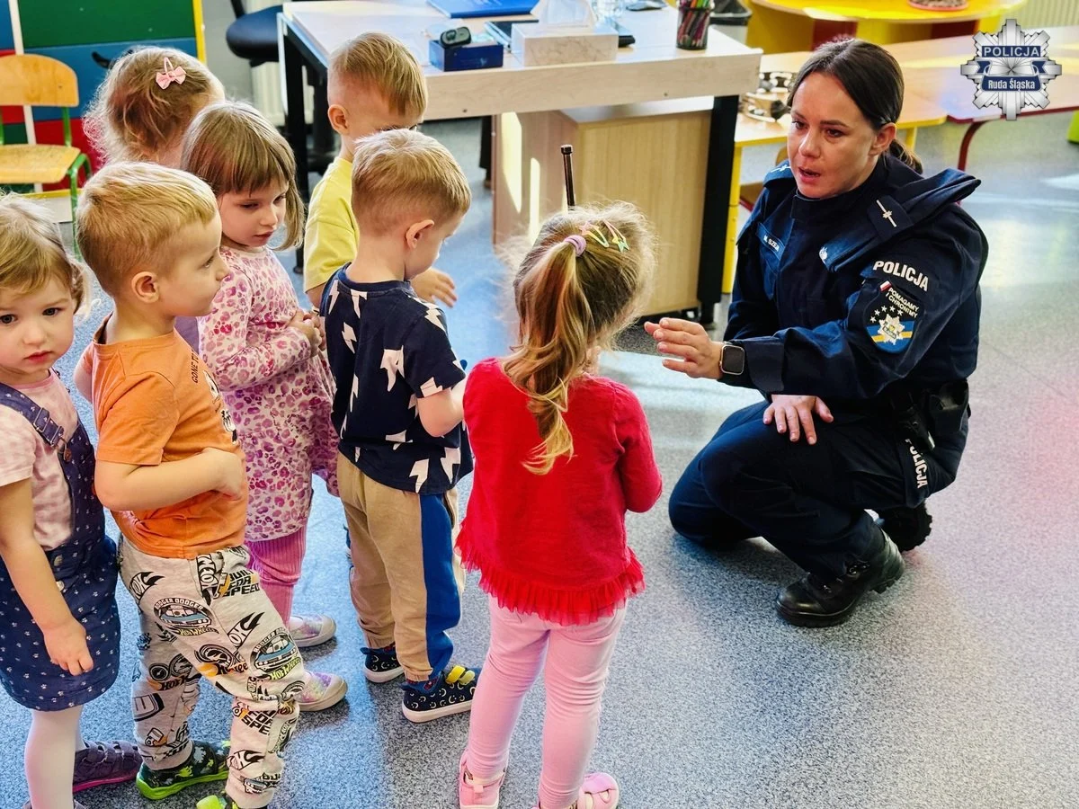 Policjanci z Rudy Śląskiej odwiedzili przedszkolaków w Halembie