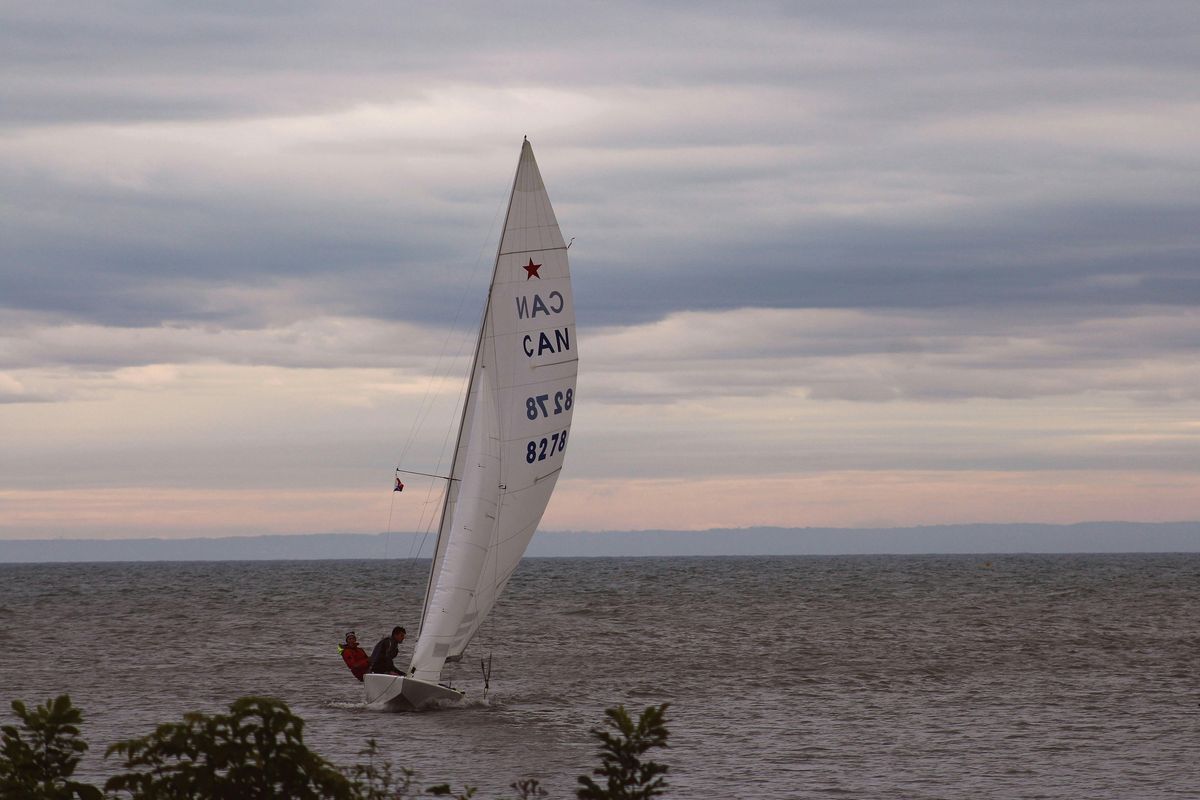 Jak zacząć przygodę z żeglarstwem? Praktyczny przewodnik dla początkujących