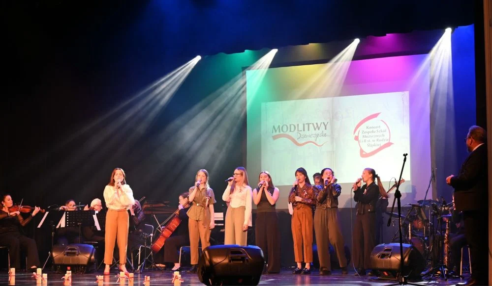 "Modlitwy dziewczyńskie” - wzruszający koncert z okazji Święta Niepodległości